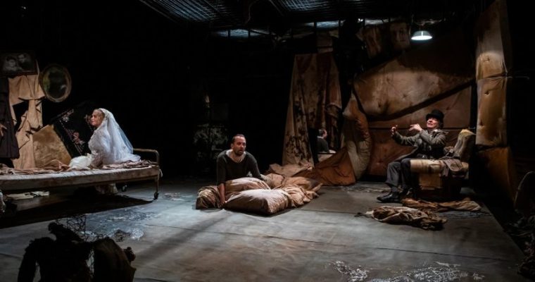 KOCHAĆ JAK TO ŁATWO POWIEDZIEĆ, czyli „Augustus” – Teatr Lalek Banialuka – Bielsko-Biała