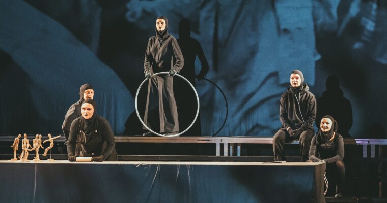 CZARNY ŚWIAT DZIECI – „Zakazane dzieci. Opowieść korczakowska” – Teatr Lalek Banialuka