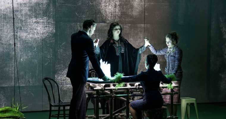 UZALEŻNIENI – „TELEFON”, „MEDIUM” – WARSZAWSKA OPERA KAMERALNA