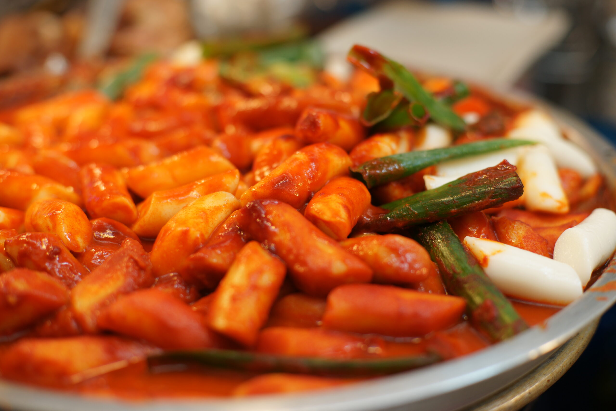 Tteokbokki - danie z królewskiego stołu Tteokbokki - danie z królewskiego stołu