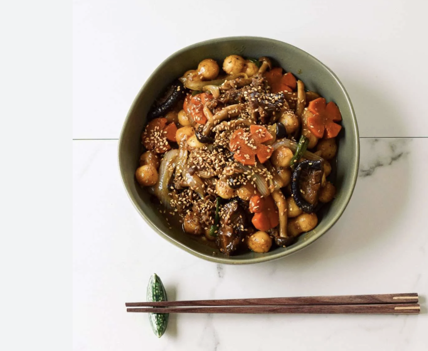 Tteokbokki - danie z królewskiego stołu Tteokbokki - danie z królewskiego stołu
